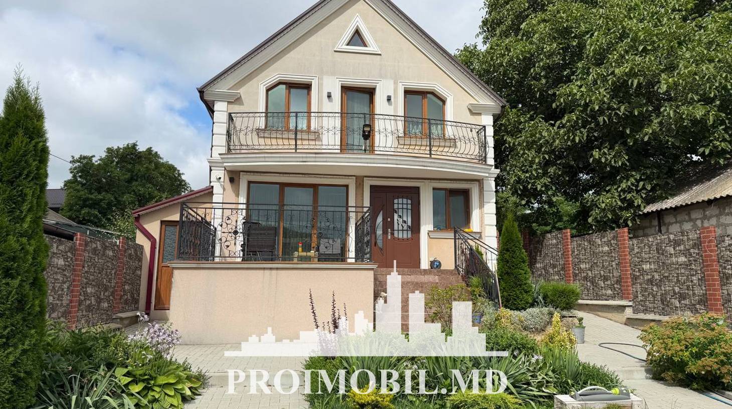 https://images.proimobil.md/5cgJRlk9GxNxqzJ9GXAvwd0OKLg0ZfjE5PaKh_e3vD0/watermark:0.75:so:0:30:0.39/resize:fill:1460:816:1/gravity:ce/bG9jYWw6Ly8vZXN0YXRlL2xyLzI3MTNkYjZiLTQ1NjItNDg2Ny05ZDYyLTJkZjAzMGEwZTE2Yi5qcGVn