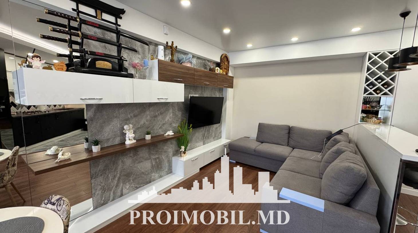 https://images.proimobil.md/5dbVWV-Xkwaz7hq8XOz6PongqQ8VxRDf3rAElwzu3Nw/watermark:0.75:so:0:30:0.39/resize:fill:1460:816:1/gravity:ce/bG9jYWw6Ly8vZXN0YXRlL2xyLzc5N2I1MjI4LTU2YzctNDY3NS04MDg3LTk1ZmI1MDA4ZjYyZS5qcGVn