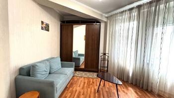 https://images.proimobil.md/5eLoW2sWpEcyeO4iS2iTjJrIsH4KM2bt4J1EPawkipM/resize:fill:350:198:1/gravity:ce/bG9jYWw6Ly8vZXN0YXRlL2xyLzAxZTUxMjIzLWYzYjMtNGFjYi1hODMzLTE0OWJjOWRkYWRlZi5qcGVn