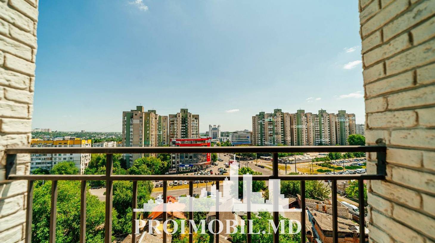 https://images.proimobil.md/5gr8P6u4144tvAoqs8Gx3riLx_aj61URdvMxp6uAViM/watermark:0.75:so:0:30:0.39/resize:fill:1460:816:1/gravity:ce/bG9jYWw6Ly8vZXN0YXRlL2xyL2VlN2ExYjY3LTlmNjItNGVhMi04NTZiLTc0ZmExNzM3YWUwOS5qcGVn