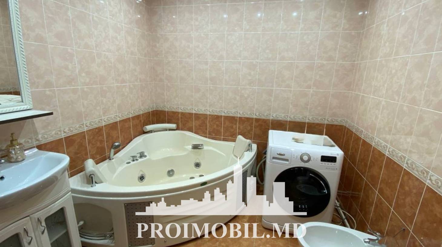 https://images.proimobil.md/5kPKJ-DUNYq2cZx7UI6q2TPBYsWwpzfSHK6Y0SvzF_A/watermark:0.75:so:0:30:0.39/resize:fill:1460:816:1/gravity:ce/bG9jYWw6Ly8vZXN0YXRlL2xyLzJiNmJiYTI5LTJmNzEtNDAyNS05MWRhLTNhYTViOGJmZjM4Mi5qcGVn