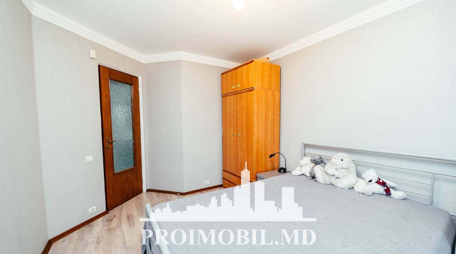 https://images.proimobil.md/5k_5R6HPVotwL7a2WTtFD1YY424g6OrOpzBah8j6Onc/watermark:0.75:so:0:30:0.39/resize:fill:1460:816:1/gravity:ce/bG9jYWw6Ly8vZXN0YXRlL2xyL2VjZWEwNThkLTMyYmUtNDBhNi04NjcyLTk4ZGMyM2Q1ZmIyMi5qcGVn