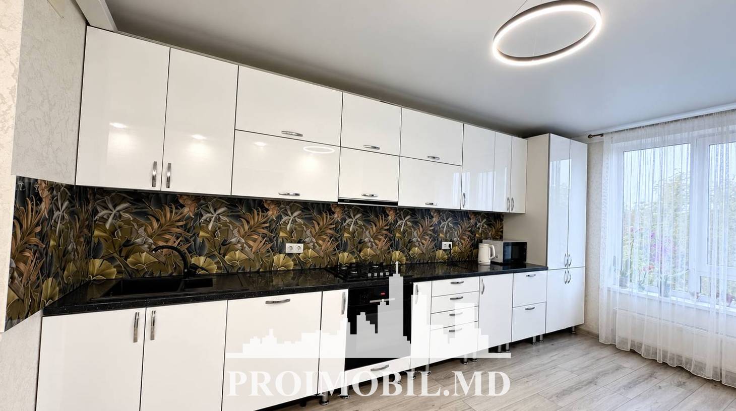 https://images.proimobil.md/5kq31CSdl8KnXYO7IYh_8iuUOSTpbC0L0nRUmpz3bcY/watermark:0.75:so:0:30:0.39/resize:fill:1460:816:1/gravity:ce/bG9jYWw6Ly8vZXN0YXRlL2xyLzY4ZDE3ZWY3LWUzNGMtNDUwMC1hYTYyLTM4NjE5YWUxMmVlZC5qcGVn