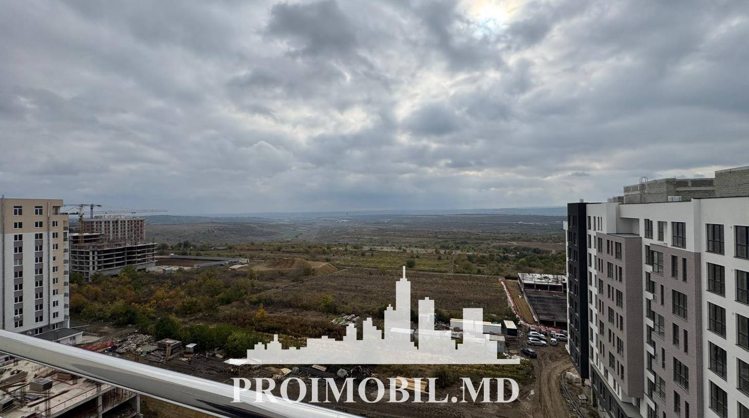 https://images.proimobil.md/5o9fnzW5Y8nQyJSxp_OQb5kidkv6VP7pL-HE12MWGco/watermark:0.75:so:0:30:0.39/resize:fill:1460:816:1/gravity:ce/bG9jYWw6Ly8vZXN0YXRlL2xyL2E4MjY0MGE0LTYzODYtNDM0MC05Y2Y4LWQ2NjQ0ZWM3ODE0Yy5qcGVn