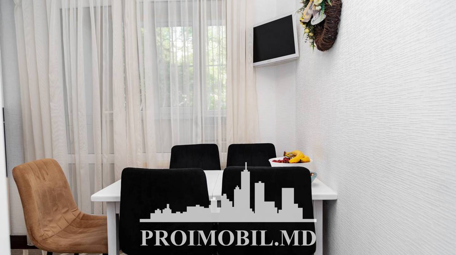 https://images.proimobil.md/5ovJMu7KuwYJ5hiTcTWMm5a-164BrZxQi1rThTdeCNI/watermark:0.75:so:0:30:0.39/resize:fill:1460:816:1/gravity:ce/bG9jYWw6Ly8vZXN0YXRlL2xyL2U3OGEyMjNjLWViMTYtNDdkNS1iZGI0LTQxNDZjYTJlOTliYi5qcGVn