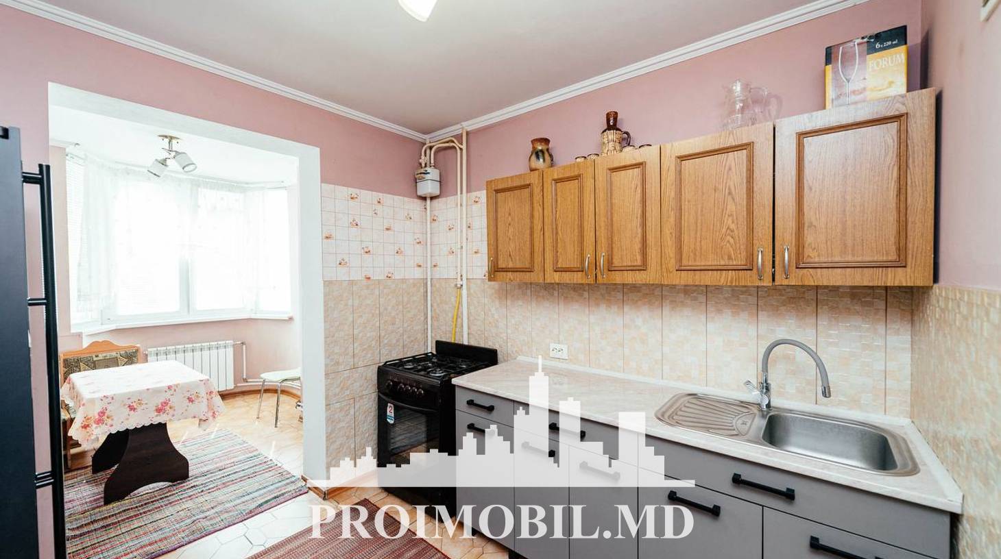 https://images.proimobil.md/5qKpKIUYZkJchvew69B9onDq6F_-7LbysUD_lBfc_VA/watermark:0.75:so:0:30:0.39/resize:fill:1460:816:1/gravity:ce/bG9jYWw6Ly8vZXN0YXRlL2xyLzQ2YjdjN2JmLTRkZjMtNGFmOS1iOGRmLTllNjRmMzM0Zjg1Mi5qcGVn