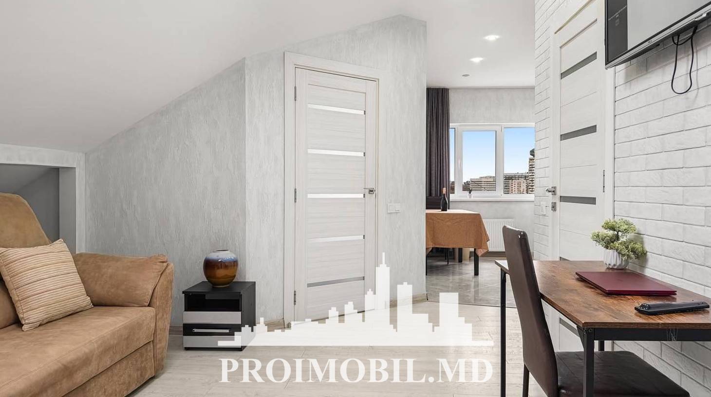 https://images.proimobil.md/5uL_5nKuMCur7-TnJKzget5HdFkTv_jkDCUZXkLH91k/watermark:0.75:so:0:30:0.39/resize:fill:1460:816:1/gravity:ce/bG9jYWw6Ly8vZXN0YXRlL2xyLzc5OTZkZjI0LWZkYWUtNGQ5OC1hMTNjLWI2Mjk2ZGUyNTdkNC5qcGVn