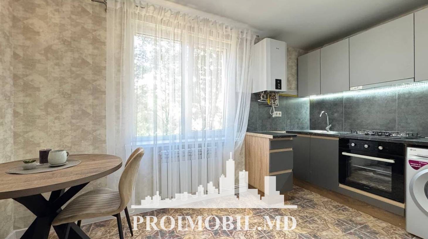 https://images.proimobil.md/5w0VrumUyj6X3etSnpIAS8VO_U7tc1zSgdhXASslJEU/watermark:0.75:so:0:30:0.39/resize:fill:1460:816:1/gravity:ce/bG9jYWw6Ly8vZXN0YXRlL2xyLzQwN2QyN2VjLTVkZDEtNDczNS04ZmNhLTc3NWM2ZWMwZWQzMi5qcGVn
