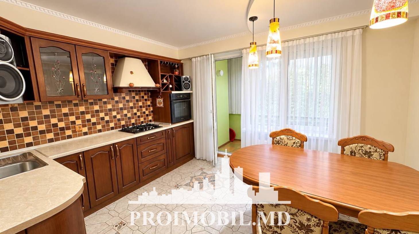 https://images.proimobil.md/6-HiYO4WcYwVMbDFrhJfXAUWYTJ3WbyMHKYY81bTB3o/watermark:0.75:so:0:30:0.39/resize:fill:1460:816:1/gravity:ce/bG9jYWw6Ly8vZXN0YXRlL2xyLzRmMGQzOWRhLWJlODQtNDczYi1iMjdmLTY5YWE0Y2NiYWU4NC5qcGVn