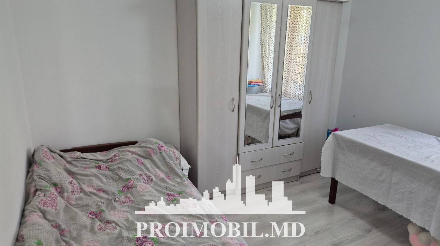 https://images.proimobil.md/6-pqSMnSUPJuKozVR3EUMNU9J9F0nwt5tvBqNMvxn1E/watermark:0.75:so:0:30:0.39/resize:fill:1460:816:1/gravity:ce/bG9jYWw6Ly8vZXN0YXRlL2xyLzE2MjVmYTM2LTEyMjQtNDcxMC05MjU2LTE1YWMxZjY0NjJiMy5qcGVn