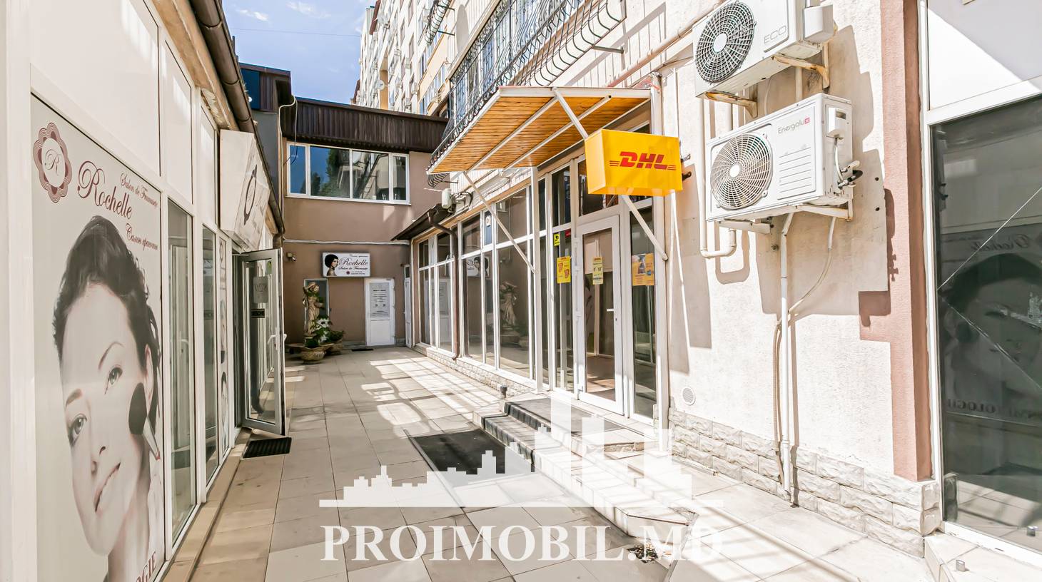 https://images.proimobil.md/61rHOVG3QUfeEiNU04U8QPHp8dv_EuqDtsGDZtZO2WI/watermark:0.75:so:0:30:0.39/resize:fill:1460:816:1/gravity:ce/bG9jYWw6Ly8vZXN0YXRlL2xyLzcxYzBiNDlmLTVkNjYtNDEzYS1hODhiLWJiN2EwOThhYmEzMS5qcGVn