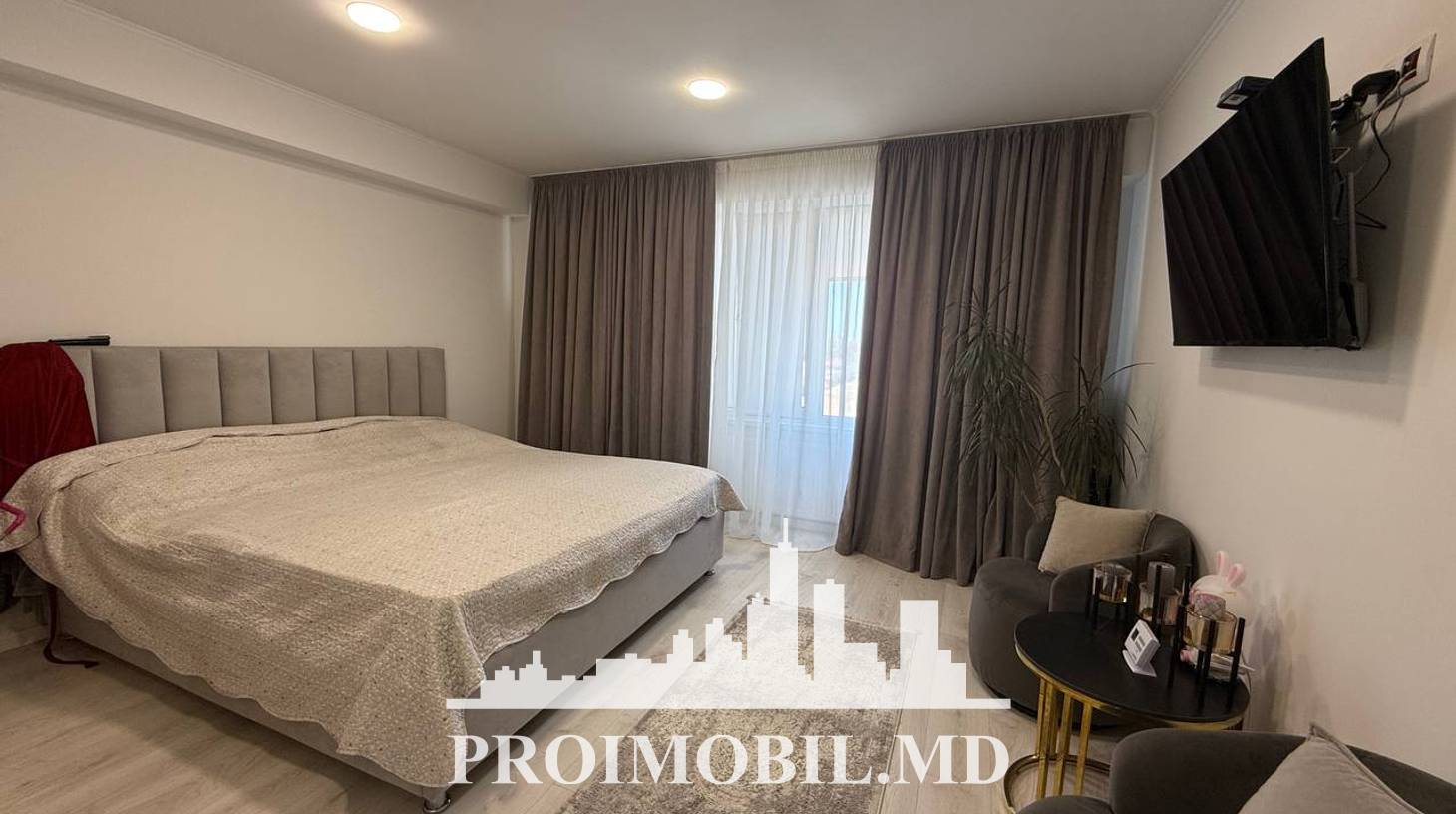 https://images.proimobil.md/689GAP14Lkb4qAPgMJ5GUDo3OdvR1BBgOdOazf5QYTE/watermark:0.75:so:0:30:0.39/resize:fill:1460:816:1/gravity:ce/bG9jYWw6Ly8vZXN0YXRlL2xyLzg0MjhmMTQ1LWUzYjMtNDBiOS05NzQ3LTk4ZTk3YWNmOWUwNy5qcGVn