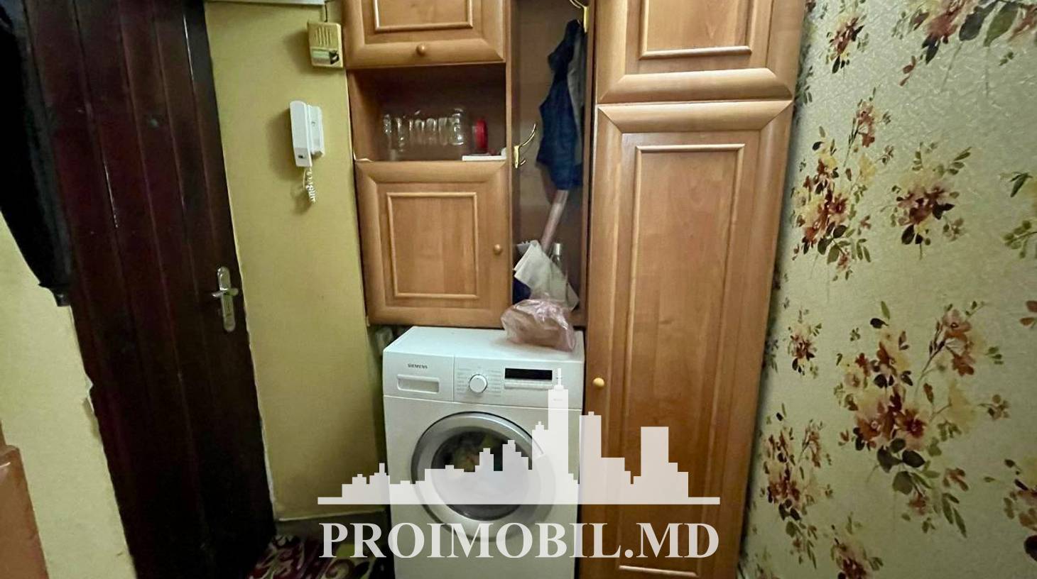 https://images.proimobil.md/68R58hdKPiQ6FR9hPNX9stDy7oUBP-ElYbLI6ZWsTIY/watermark:0.75:so:0:30:0.39/resize:fill:1460:816:1/gravity:ce/bG9jYWw6Ly8vZXN0YXRlL2xyLzVjZGQ2ZmQ5LWRlOGUtNGZhNy1iYjcxLWJkNzkwNWY0Mzk0Ni5qcGVn
