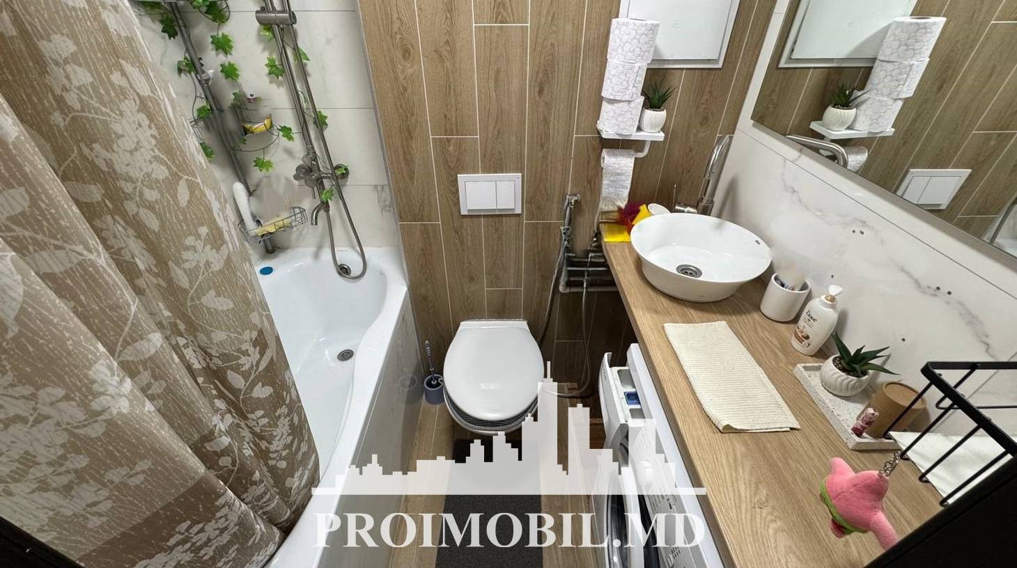 https://images.proimobil.md/69J2AzP9z0Wv3snC1z56_Sb5owaB7gHbuPiKvfQ4PdY/watermark:0.75:so:0:30:0.39/resize:fill:1460:816:1/gravity:ce/bG9jYWw6Ly8vZXN0YXRlL2xyLzdiMDAzOGUwLTg5OGItNDFmYS1iMzlkLWZjMDFiZDhiM2U0Mi5qcGVn
