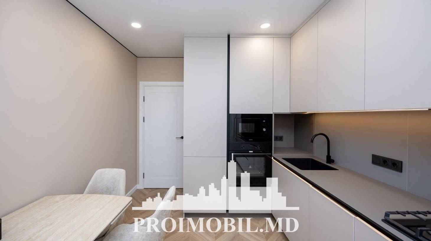 https://images.proimobil.md/6BldsDd06v9UfYVyGtdPuGnUh_MNZJHjSXRmaqchDMU/watermark:0.75:so:0:30:0.39/resize:fill:1460:816:1/gravity:ce/bG9jYWw6Ly8vZXN0YXRlL2xyLzY0ZDlkYWRiLTM1MDctNGE5ZS04OGRjLWI0MGNmMmQ0ZmE2NS5qcGVn