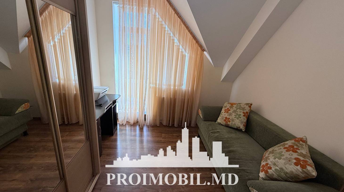 https://images.proimobil.md/6CyFuu-SvC0ubJCafS9FdMUeE92x2aqGjYrjVLpxv34/watermark:0.75:so:0:30:0.39/resize:fill:1460:816:1/gravity:ce/bG9jYWw6Ly8vZXN0YXRlL2xyL2Y2ODNkMTEzLWQ4YmMtNDdjMi05MWJlLTc3Yjc3ZTBmNDgwYS5qcGVn