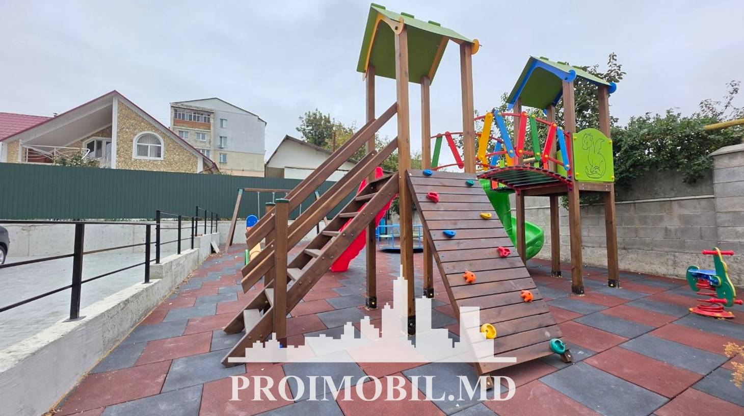 https://images.proimobil.md/6Dsyp4TCK2BTm_UI_3tSqtp008PNCNl5XPs--ixyZ3E/watermark:0.75:so:0:30:0.39/resize:fill:1460:816:1/gravity:ce/bG9jYWw6Ly8vZXN0YXRlL2xyL2U0Mzc0YzdlLTBiMGMtNDQ0NC1iZWNhLWQ3ZThlNjQwZTBhNi5qcGVn