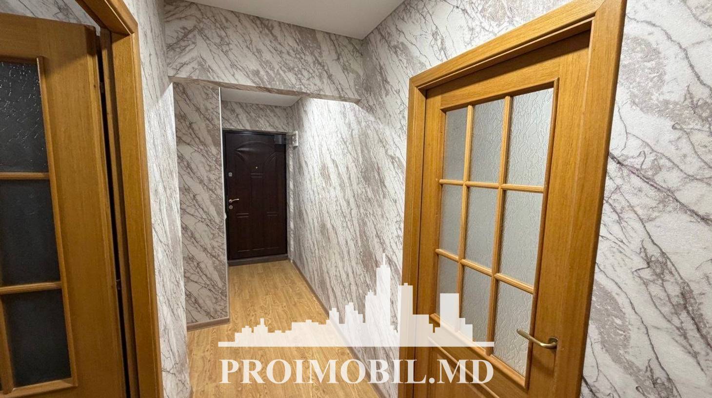 https://images.proimobil.md/6ECA5ZiojG8g_W82_CqXrbkD0TTTaHE4xCsCT5Bt_Bc/watermark:0.75:so:0:30:0.39/resize:fill:1460:816:1/gravity:ce/bG9jYWw6Ly8vZXN0YXRlL2xyLzNmNmEzNmQwLWRmMWEtNDU0YS04NTU1LWE1MGU4MzZiZTZkNC5qcGVn