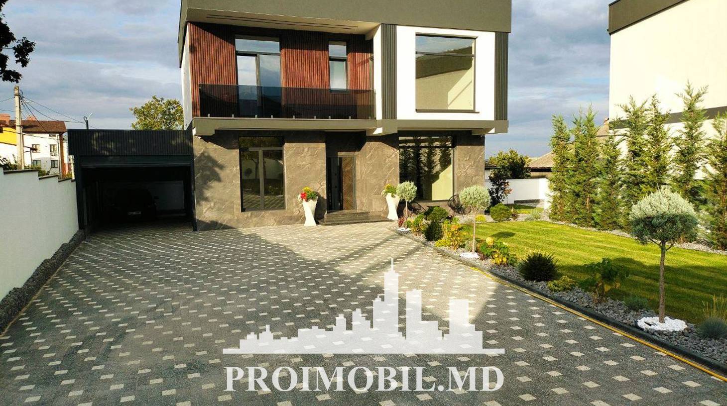 https://images.proimobil.md/6ECfp2ezpRysNLn7p41bSrNI38OnPV7YT0As71BguNM/watermark:0.75:so:0:30:0.39/resize:fill:1460:816:1/gravity:ce/bG9jYWw6Ly8vZXN0YXRlL2xyL2JlMGVkYTUyLTczYTgtNGZjMi1hMTVmLWIxNjRiYmFjZWE3Zi5qcGVn