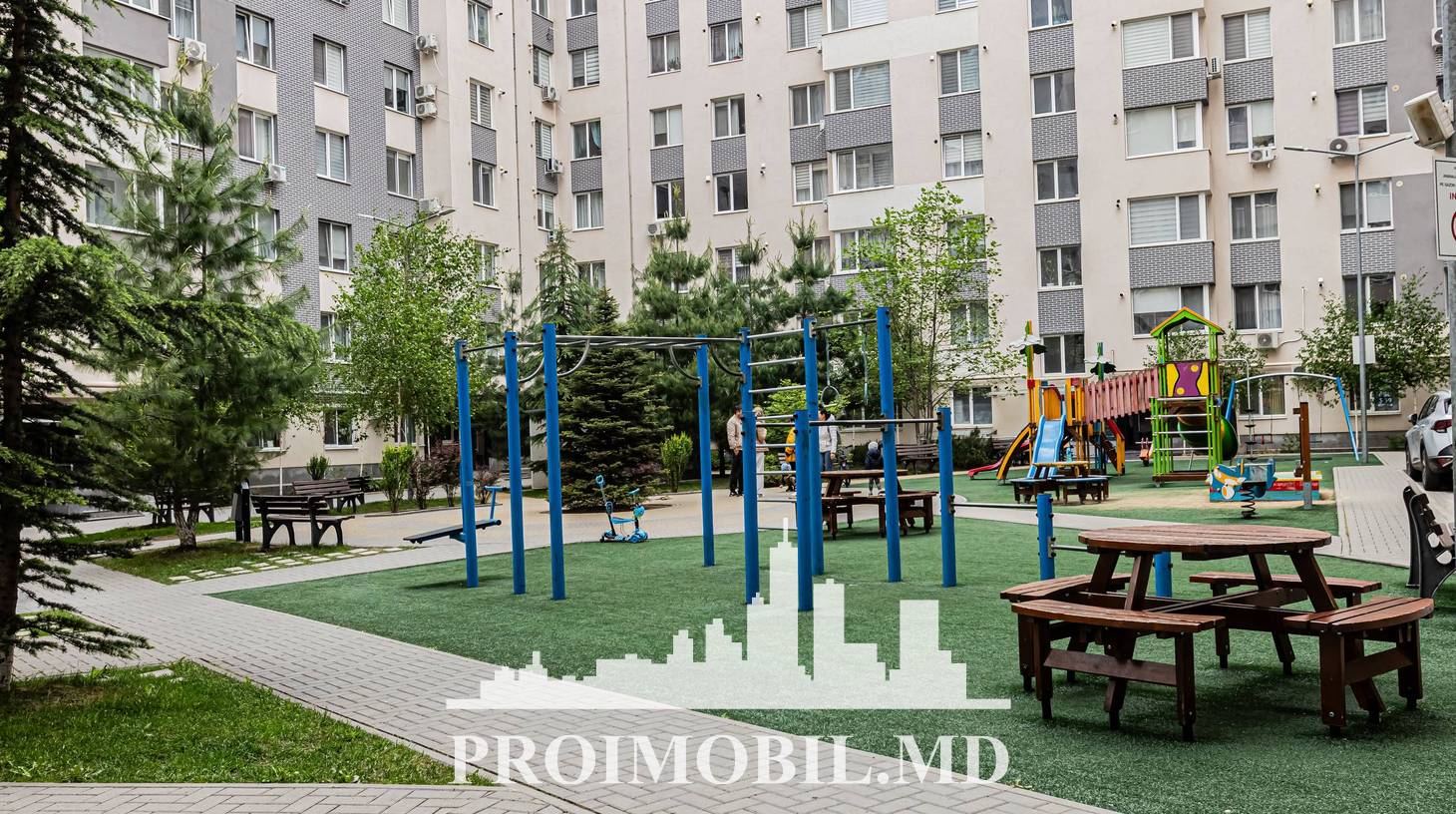 https://images.proimobil.md/6FGeHxpDCEWON3A5G7wyv9n8U1oApzUtZykqxebiqjI/watermark:0.75:so:0:30:0.39/resize:fill:1460:816:1/gravity:ce/bG9jYWw6Ly8vZXN0YXRlL2xyL2QxZGZlZWQxLTEzNWQtNGQxMS04NjViLWEzZDBlNGZlMjg4MC5qcGVn