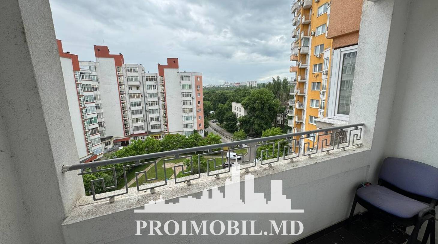 https://images.proimobil.md/6FZFIj2YLl-5EA732sKLvj8zfZ_2GCDpHZMfodPkUP4/watermark:0.75:so:0:30:0.39/resize:fill:1460:816:1/gravity:ce/bG9jYWw6Ly8vZXN0YXRlL2xyL2VhYzNkZWYxLTg5NmEtNGZkZi05NzBhLTI0NjYyODAyNDAxNi5qcGVn