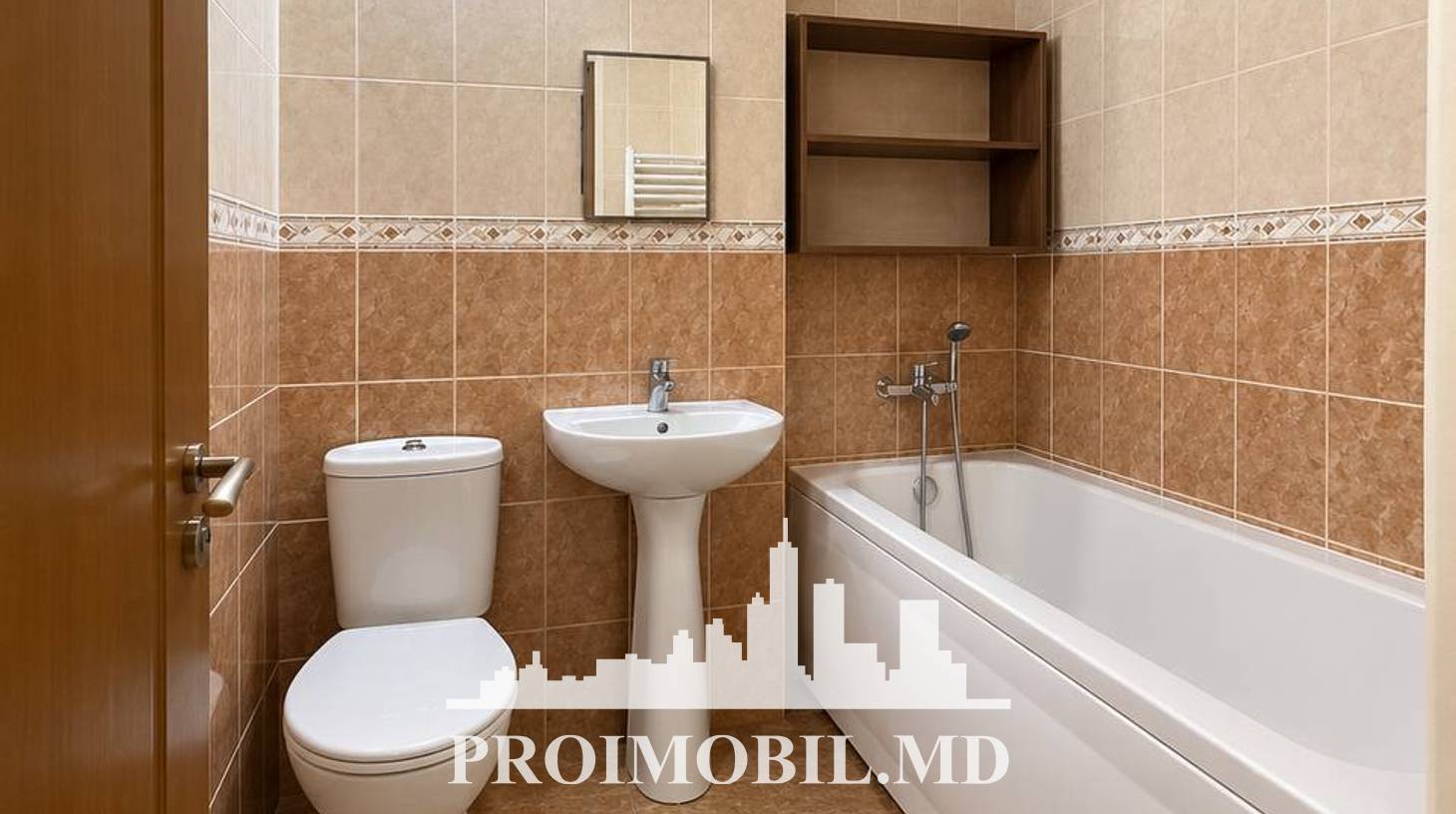 https://images.proimobil.md/6FcoLUPhouA2aBv5NfjDQ5wCXojaHrUCTjYt_7aTjaw/watermark:0.75:so:0:30:0.39/resize:fill:1460:816:1/gravity:ce/bG9jYWw6Ly8vZXN0YXRlL2xyL2VlMGM5Y2VjLTZmYTUtNGY5Yy1hYWUwLTA2MGUzODc3ODc1OC5qcGVn