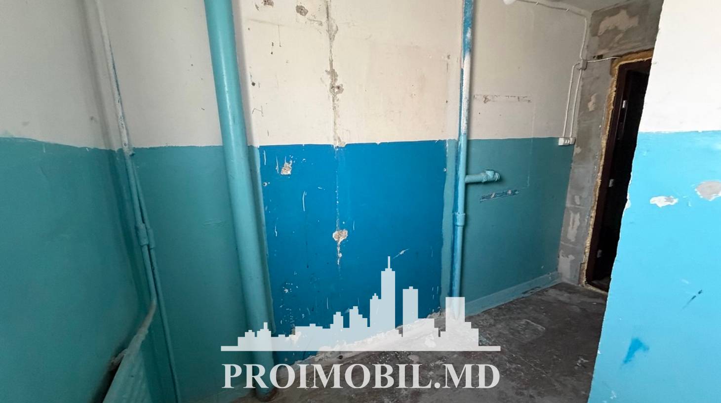 https://images.proimobil.md/6H9lhgnPnolLTU_sevsmDgKdvnMkPIttviq5cKTuZVQ/watermark:0.75:so:0:30:0.39/resize:fill:1460:816:1/gravity:ce/bG9jYWw6Ly8vZXN0YXRlL2xyLzJiNjI4ZDUyLTIwZjEtNGU2My04M2M1LWZlODNjOTc3ZjU0Yi5qcGVn
