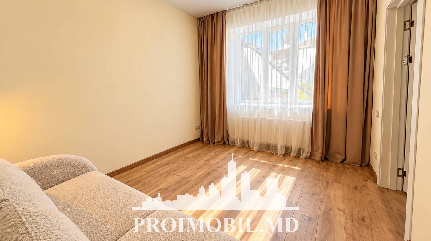 https://images.proimobil.md/6JYRa3zlhe6oBpQLaDFv9Dkx1dPcw0EyxUJ3HWoKro0/watermark:0.75:so:0:30:0.39/resize:fill:1460:816:1/gravity:ce/bG9jYWw6Ly8vZXN0YXRlL2xyLzU0MmQwMzFhLTcwMzQtNDZmZC04ZTc5LWYxYzVhY2U0MzQ0Ni5qcGVn