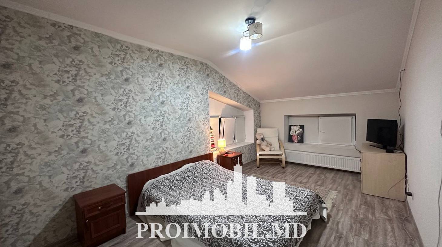 https://images.proimobil.md/6LrKKGkVFWGZ_Hq5D9GlvWTwO7qoJWJA65S9KNdoAxo/watermark:0.75:so:0:30:0.39/resize:fill:1460:816:1/gravity:ce/bG9jYWw6Ly8vZXN0YXRlL2xyL2ExZTA5N2JlLTAwZmItNDQ5My1hMWZhLTM0ZGI2OGY4YjE5Yy5qcGVn