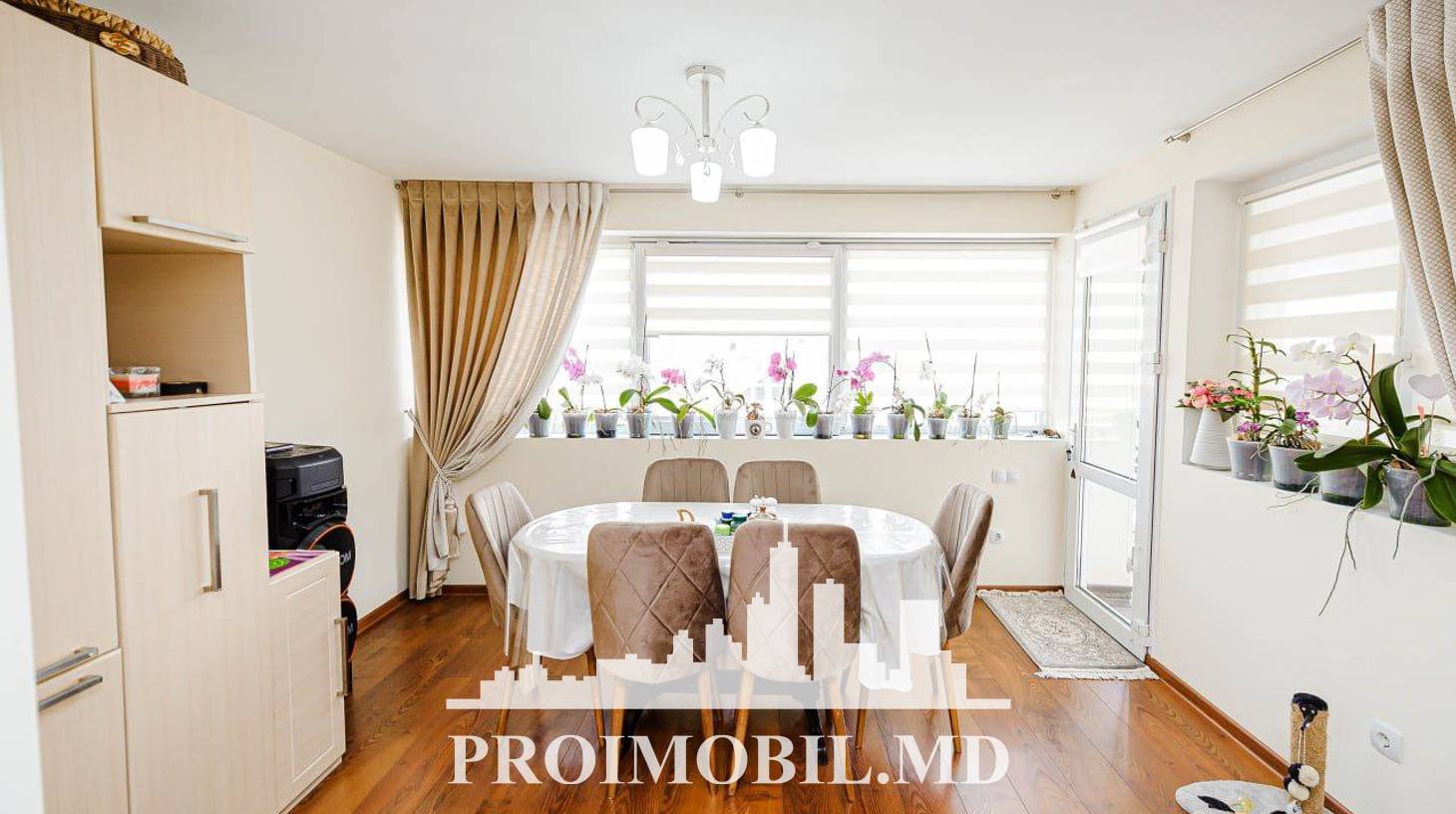 https://images.proimobil.md/6NouxuoDNN2ZKuAue_QCteTyJPEElsej6psz3wKsEyk/watermark:0.75:so:0:30:0.39/resize:fill:1460:816:1/gravity:ce/bG9jYWw6Ly8vZXN0YXRlL2xyLzgzYzVjNjM5LTNhNTgtNDlmYy1iM2I5LTJlMDAyZDQ0ZWViZS5qcGVn