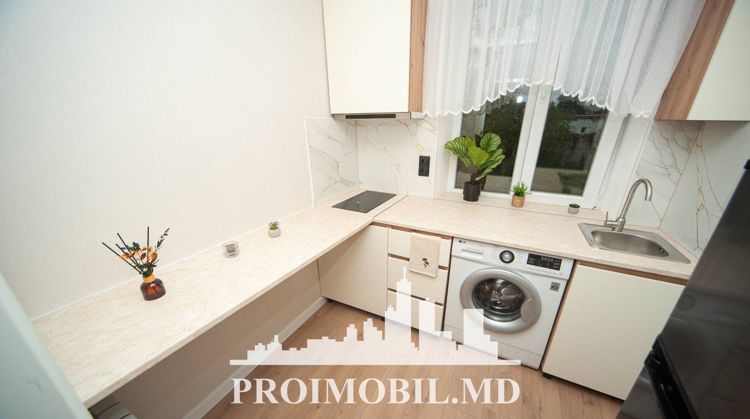 https://images.proimobil.md/6UmTR86ONdXI2eBosEc6X7Cgq4-3PZKowN_Y17r6n3g/watermark:0.75:so:0:30:0.39/resize:fill:1460:816:1/gravity:ce/bG9jYWw6Ly8vZXN0YXRlL2xyLzAwZDAzNWUwLWFiY2UtNDUwMy1iMDZmLTY2YmZjMzZmOTc2NC5qcGVn