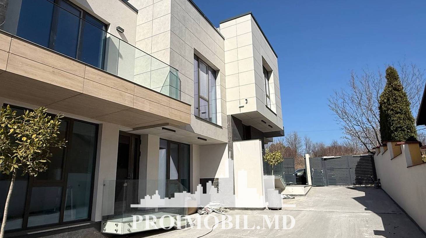 https://images.proimobil.md/6W6IbcXywZlZLiMywcLgN_j3SH4LHnLF_-w5ZoDgiok/watermark:0.75:so:0:30:0.39/resize:fill:1460:816:1/gravity:ce/bG9jYWw6Ly8vZXN0YXRlL2xyL2M1ZTJhNTM0LTBjODYtNDk2Yy1hMzU2LTU3MjQxZTQyZWExMi5qcGVn