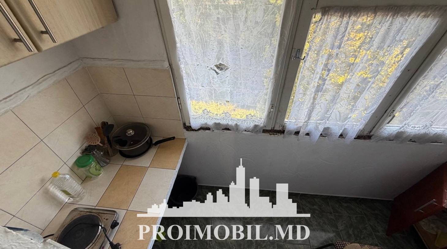 https://images.proimobil.md/6WYu46YZqjzh6EsQFiX6QuvsEo8qHZGmMZaFjWQL1-M/watermark:0.75:so:0:30:0.39/resize:fill:1460:816:1/gravity:ce/bG9jYWw6Ly8vZXN0YXRlL2xyLzcyODFhM2E2LTQxNGYtNDcxNi1iZTg3LWNiODNlMTlhMTM2OS5qcGVn