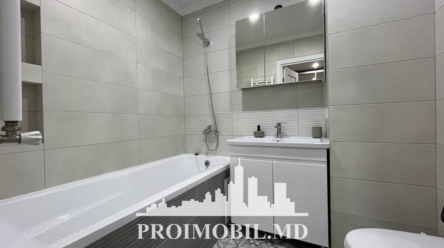 https://images.proimobil.md/6YMEW6OxPqAR2ySlfmxqTs3G7dHyKpFOQu7TDyYASQE/watermark:0.75:so:0:30:0.39/resize:fill:1460:816:1/gravity:ce/bG9jYWw6Ly8vZXN0YXRlL2xyLzUxYTk0NDU2LThiMDMtNGMzNC1hZDQwLTczMzA3N2VmZGJjYy5qcGVn