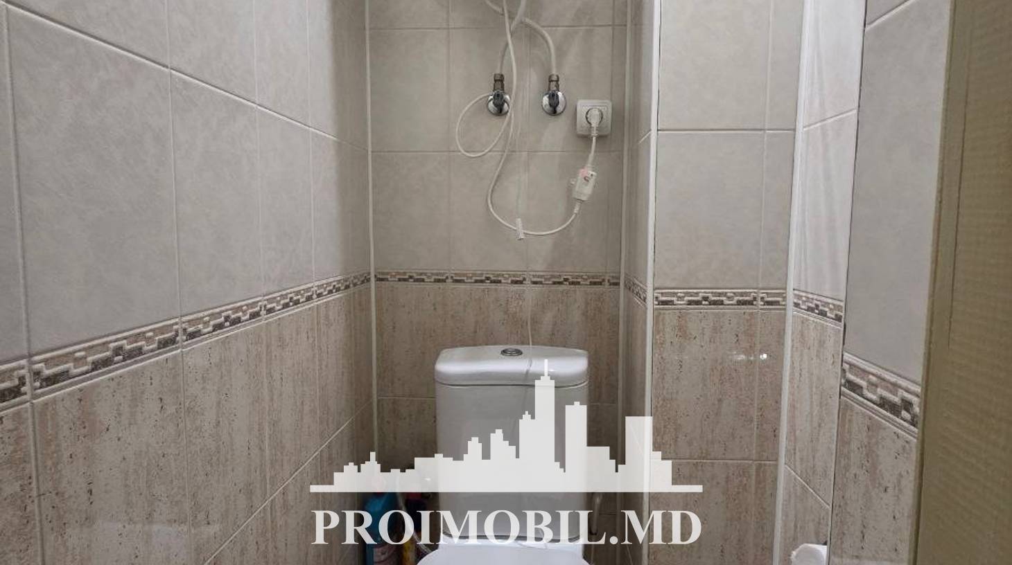 https://images.proimobil.md/6ZEja9CIsw3JHZA2WT_TMtPKwZfzuZgeT6D0MsiJPrg/watermark:0.75:so:0:30:0.39/resize:fill:1460:816:1/gravity:ce/bG9jYWw6Ly8vZXN0YXRlL2xyL2E5NjE5ZDk4LWYzMjktNDhjYi04OTk3LTkzZDFmNDI2NWYwNC5qcGVn