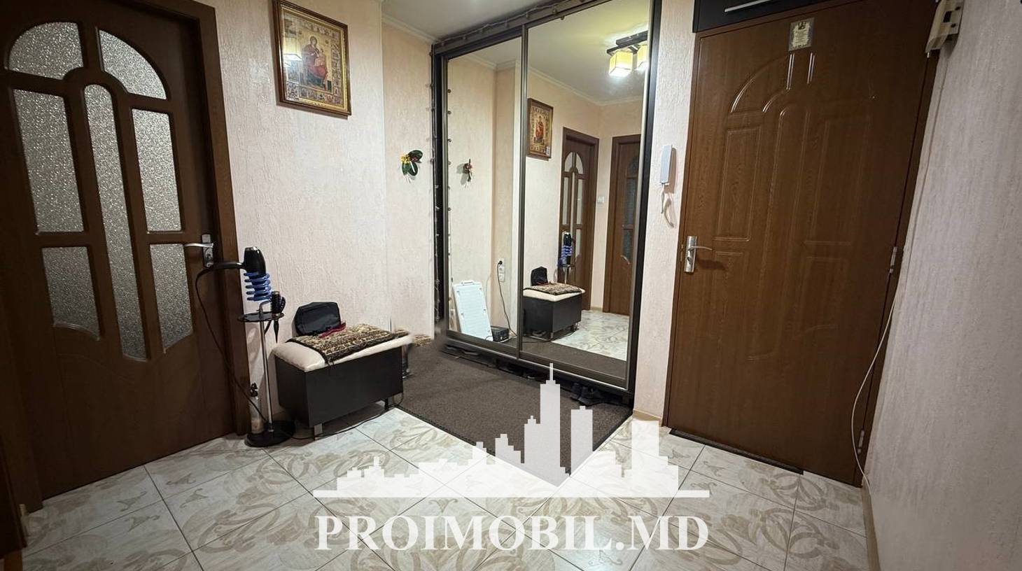 https://images.proimobil.md/6e8H-hQNqGvSis6q1Rbr0qECxmcOAMfJCI1oEXJSUIw/watermark:0.75:so:0:30:0.39/resize:fill:1460:816:1/gravity:ce/bG9jYWw6Ly8vZXN0YXRlL2xyLzczODQ3YWIzLTBjZTItNDMyYy1iY2M5LWI5MzczYzcwMDdkNC5qcGVn