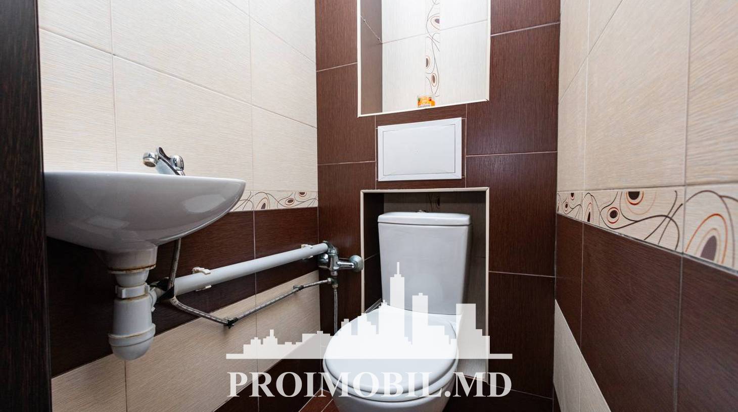 https://images.proimobil.md/6fcHKdElYT-oXa5fe1YdmWMZulh2e5ThfnO49-s8deg/watermark:0.75:so:0:30:0.39/resize:fill:1460:816:1/gravity:ce/bG9jYWw6Ly8vZXN0YXRlL2xyL2FhNjllNjQxLTk4ODctNGM3Zi04NGQyLTExNDZhODcwNmUwNy5qcGVn