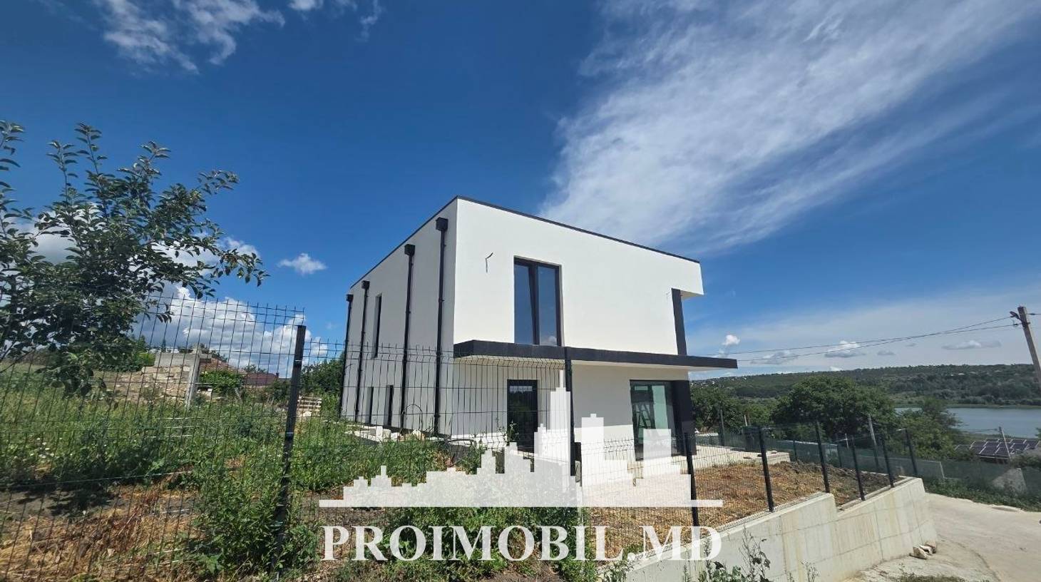 https://images.proimobil.md/6glKlQ6w1J8s0_bPmCgl2s57m4KAjzgpXgBd2lFUczQ/watermark:0.75:so:0:30:0.39/resize:fill:1460:816:1/gravity:ce/bG9jYWw6Ly8vZXN0YXRlL2xyLzdiNWM5Mzk0LTEwZjAtNGI5ZC05NTIwLTQ5M2U4NmI4ZDFjMi5qcGVn