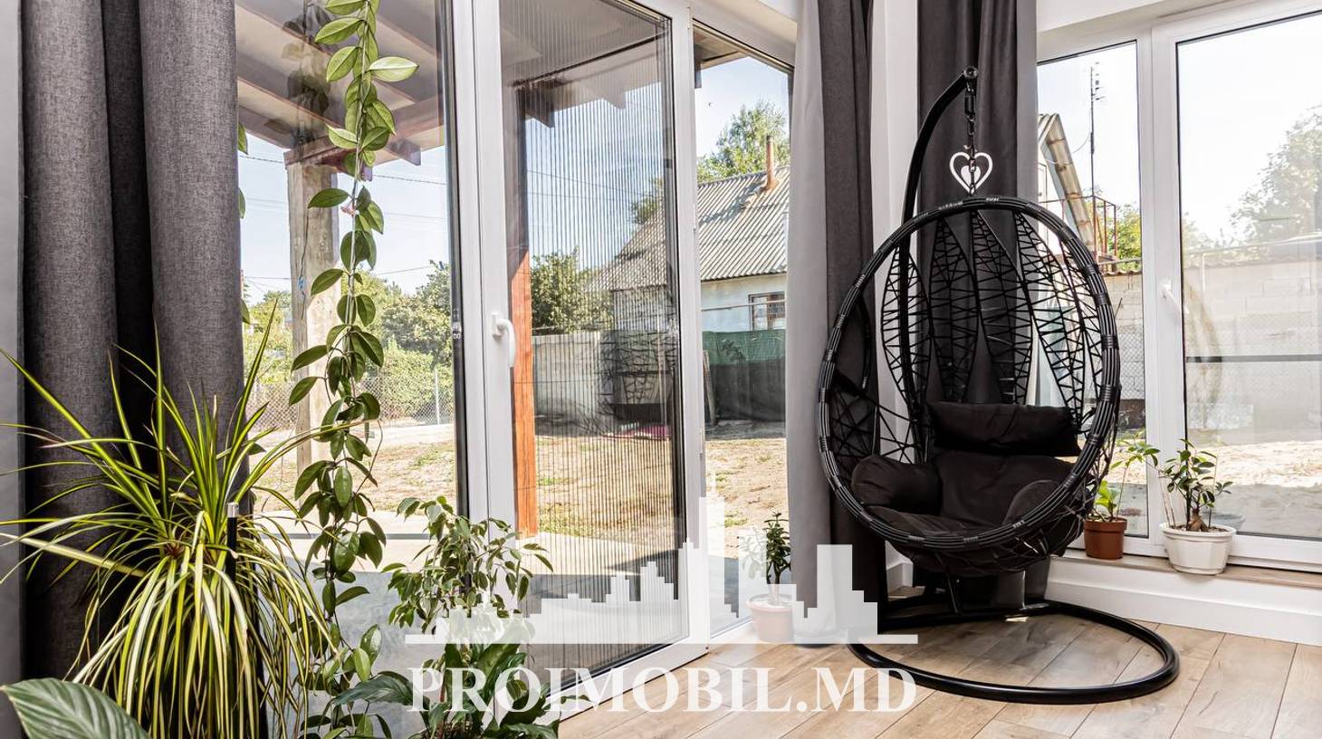 https://images.proimobil.md/6hUBk71PVDuSok56IWl7pWQCS1UbApUuLA0HAGZAoxY/watermark:0.75:so:0:30:0.39/resize:fill:1460:816:1/gravity:ce/bG9jYWw6Ly8vZXN0YXRlL2xyLzRmOTdiMzdhLWVhYTItNGRiMi1hMjNkLWQxZDY0M2MwOWMzYS5qcGVn