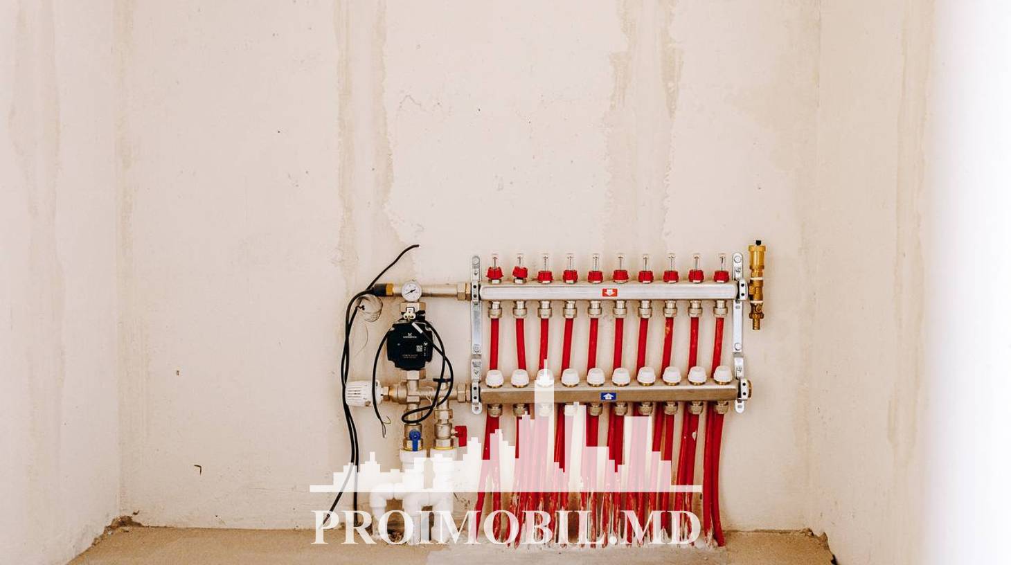 https://images.proimobil.md/6lDqDkJr_xSxAHZeSbNKPjTQlz53Z6G564pYzRJHxB4/watermark:0.75:so:0:30:0.39/resize:fill:1460:816:1/gravity:ce/bG9jYWw6Ly8vZXN0YXRlL2xyL2RlMjg1ZDgwLTA4ZGItNDJlNy1hMmM0LTc3ZTI2YmMxNDIzZS5qcGVn