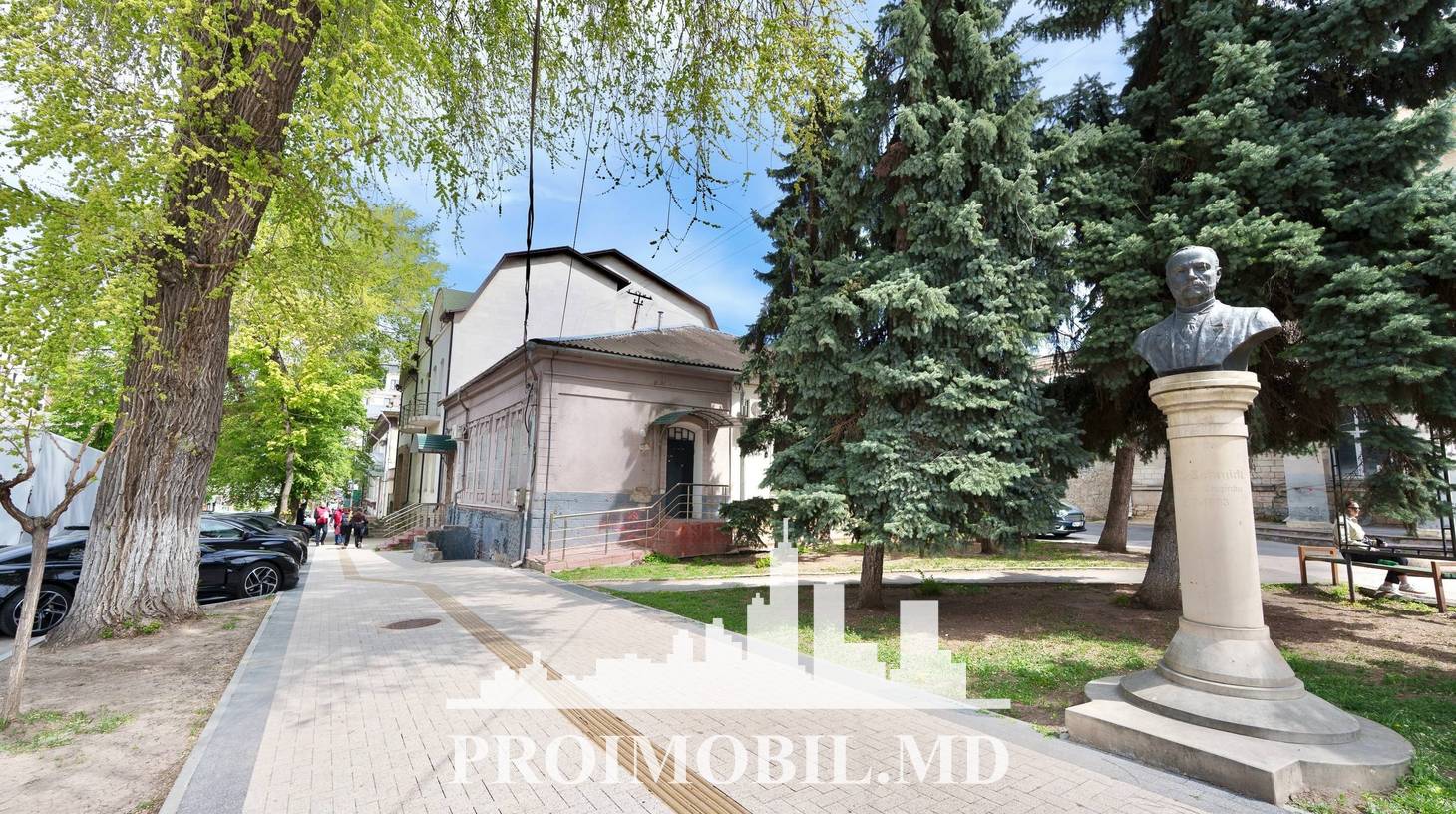 https://images.proimobil.md/6p5pu70g1QuE1qu6vEZK7vh5Hd9Ene9KKrATDhGQKgA/watermark:0.75:so:0:30:0.39/resize:fill:1460:816:1/gravity:ce/bG9jYWw6Ly8vZXN0YXRlL2xyLzgxODdlYTg0LWE0MWItNGY0Zi04YzI4LWQyNzg1ZjdiODg4My5qcGVn