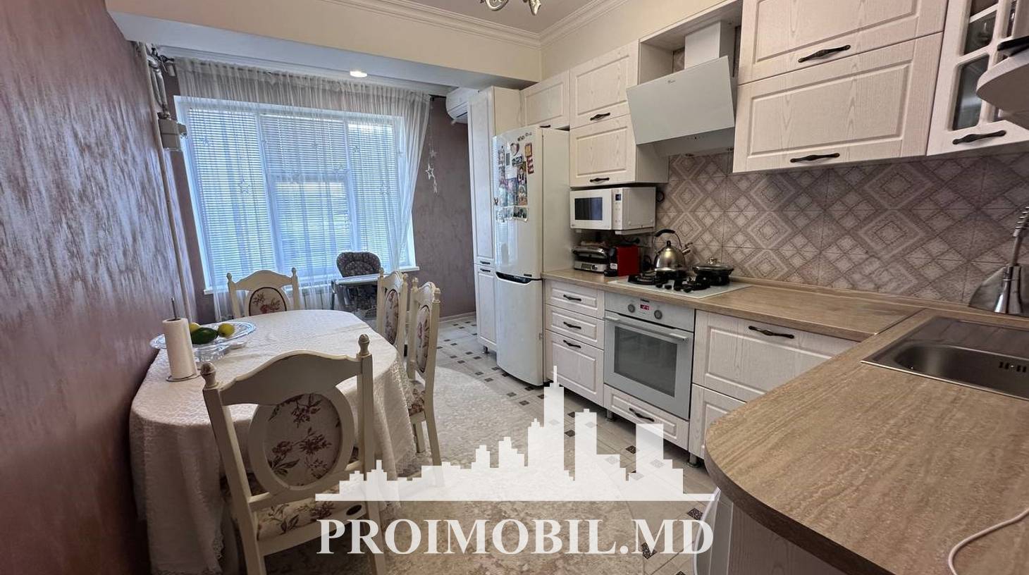 https://images.proimobil.md/6pAaVyTXHAhMDJvS1a9_qa5qv8n-eKjzPO8WbRDoefA/watermark:0.75:so:0:30:0.39/resize:fill:1460:816:1/gravity:ce/bG9jYWw6Ly8vZXN0YXRlL2xyLzZlYjllMTE4LTNiODUtNGNiNS1iNGM0LWQ3OTJhOTY2Yzc4NC5qcGVn
