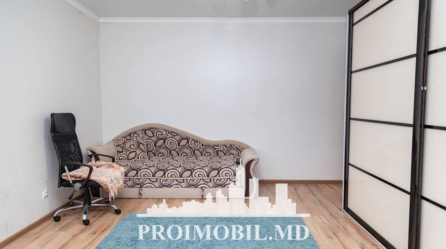 https://images.proimobil.md/6r4wcoXpbt90VkAJF8xzYWpfYvsCwnBR5RiZMu6H9SQ/watermark:0.75:so:0:30:0.39/resize:fill:1460:816:1/gravity:ce/bG9jYWw6Ly8vZXN0YXRlL2xyL2JmNGUxMGFlLTQ1MjUtNGQ0MS04ZmJkLWU1MjZhYzhiMTQ5Zi5qcGVn
