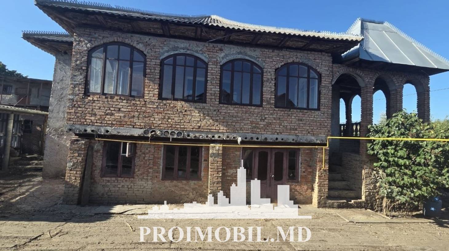 https://images.proimobil.md/6trevyihlXg7L74GSKrO1u1zDe5ZsfphTC556-U2S_s/watermark:0.75:so:0:30:0.39/resize:fill:1460:816:1/gravity:ce/bG9jYWw6Ly8vZXN0YXRlL2xyL2VmNDcyM2Q0LTk1ZTItNGEzOS1iMTIyLWRmNzk3MWU2YTFjZi5qcGVn