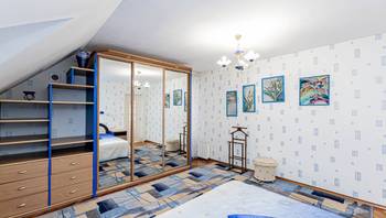 https://images.proimobil.md/6uWSIZGncRoR19kqfBnejaalsV6KsIuUDOez5BgyINM/resize:fill:350:198:1/gravity:ce/bG9jYWw6Ly8vZXN0YXRlL2xyL2RkNDUyNzhiLWIwYzUtNDk2ZS1hNTI5LTQ4N2QxMGJhZjU2Ny5qcGVn
