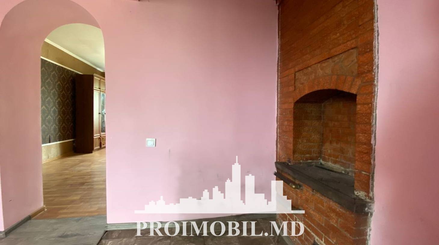 https://images.proimobil.md/6wa3ygn37oJUt6IjFvsKZtHO-J-H7uC7YPgb1onokDg/watermark:0.75:so:0:30:0.39/resize:fill:1460:816:1/gravity:ce/bG9jYWw6Ly8vZXN0YXRlL2xyLzBmNTBlMmZlLTMwNDYtNDEzYy1hNjJiLTRlZjcxOWU3NjIzNy5qcGVn