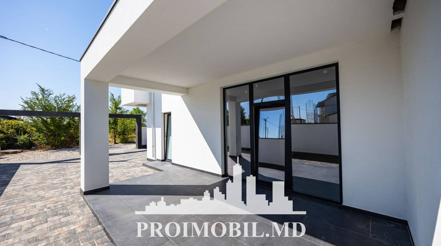 https://images.proimobil.md/6zyEfhAElC-SS0O0kQdgxtjFMMM5lxDA31IAohvKQl4/watermark:0.75:so:0:30:0.39/resize:fill:1460:816:1/gravity:ce/bG9jYWw6Ly8vZXN0YXRlL2xyL2QyNTJlNjI1LWFjODUtNDk4Ny05NTFkLTFjMTZjMzIzZTY1ZS5qcGVn