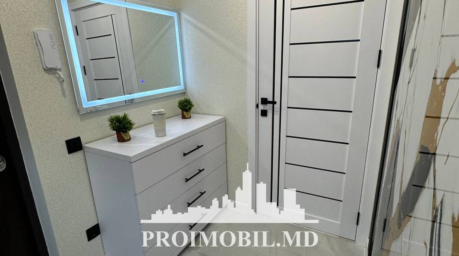 https://images.proimobil.md/7-f_hiq2Jsn04EttGF_Gnen84ZFb45DmVKoFdQMLcUg/watermark:0.75:so:0:30:0.39/resize:fill:1460:816:1/gravity:ce/bG9jYWw6Ly8vZXN0YXRlL2xyLzgzNmViNmMwLWI3MzMtNGQyOS1iY2QwLTRhMjgzODNhMjYzNi5qcGVn