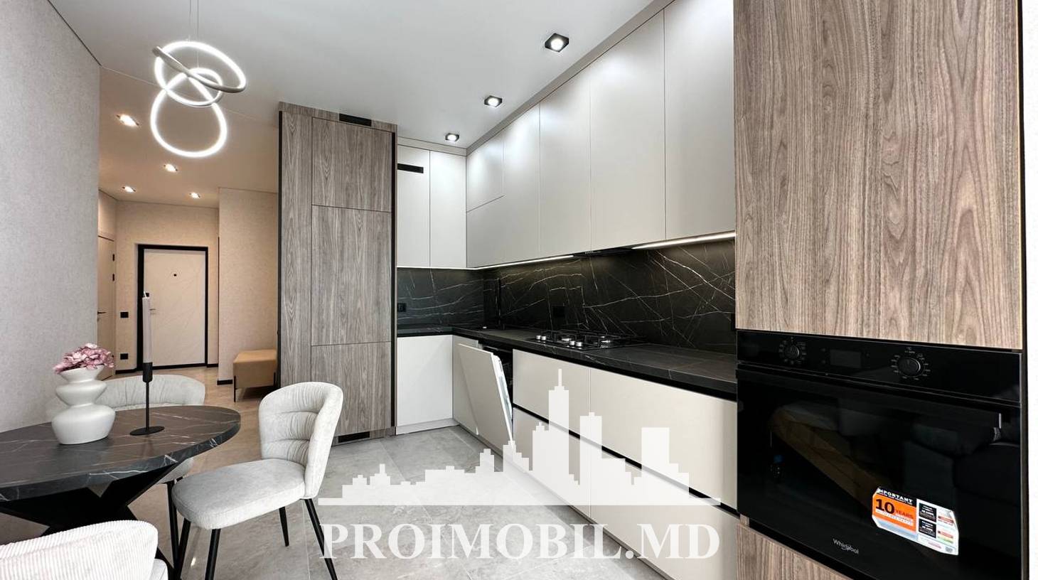 https://images.proimobil.md/7-qkhGjq2oCL8qAh93DjghtweYPVyAKpM1Sh2YPlEnk/watermark:0.75:so:0:30:0.39/resize:fill:1460:816:1/gravity:ce/bG9jYWw6Ly8vZXN0YXRlL2xyLzYxZjM0MzE4LTFmOGYtNDQ4NS04MTg0LTJiNTM2ZjNiYmZmMS5qcGVn