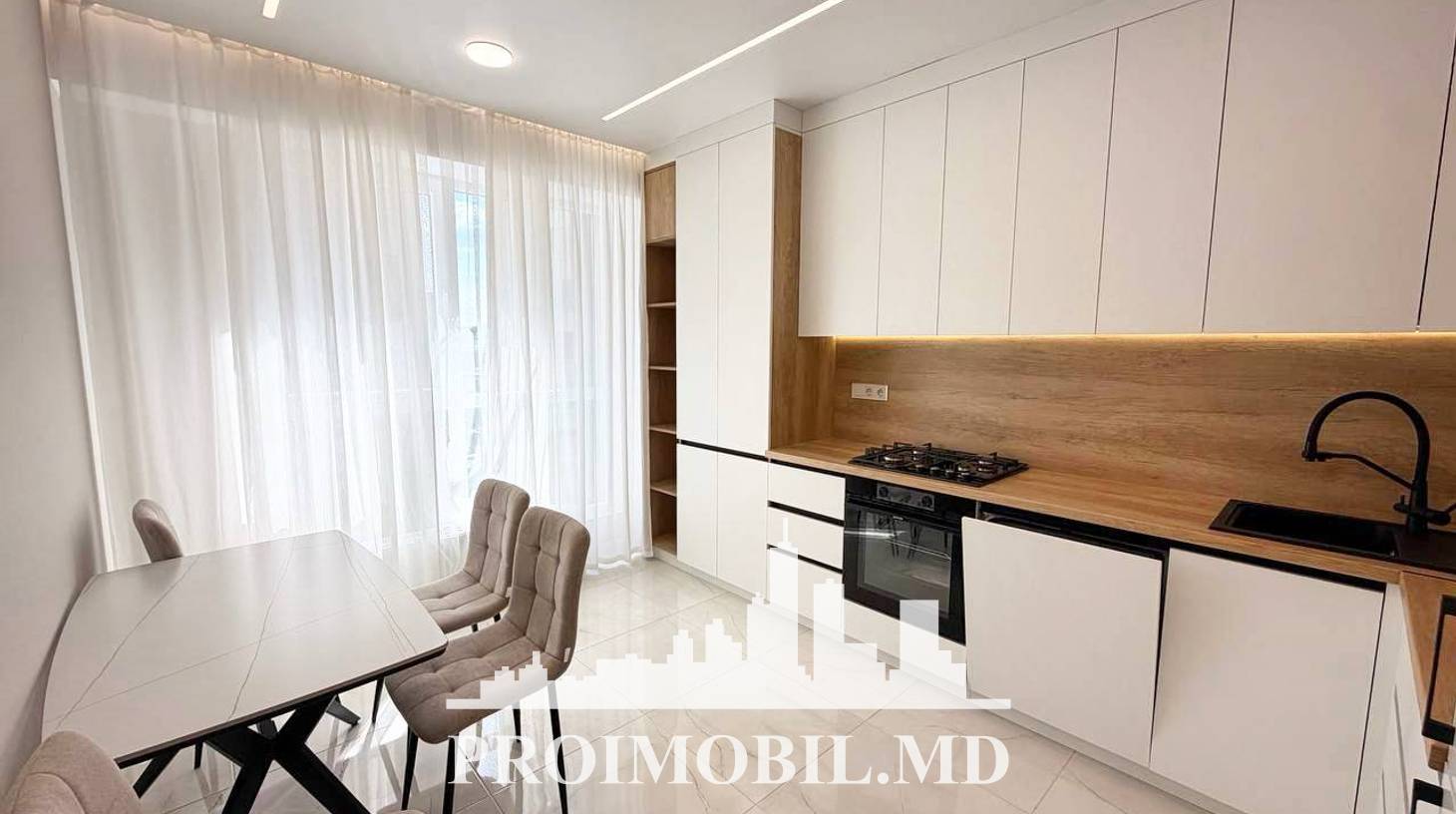 https://images.proimobil.md/7057G8rhDE7lpn7C3z1wlZyosEVQ6mPEsaZmWfvAxg0/watermark:0.75:so:0:30:0.39/resize:fill:1460:816:1/gravity:ce/bG9jYWw6Ly8vZXN0YXRlL2xyL2JiZDMwZjA4LWQ0MDMtNDJiNC04MzYwLTc5NjViZGM1ZGNkYi5qcGVn